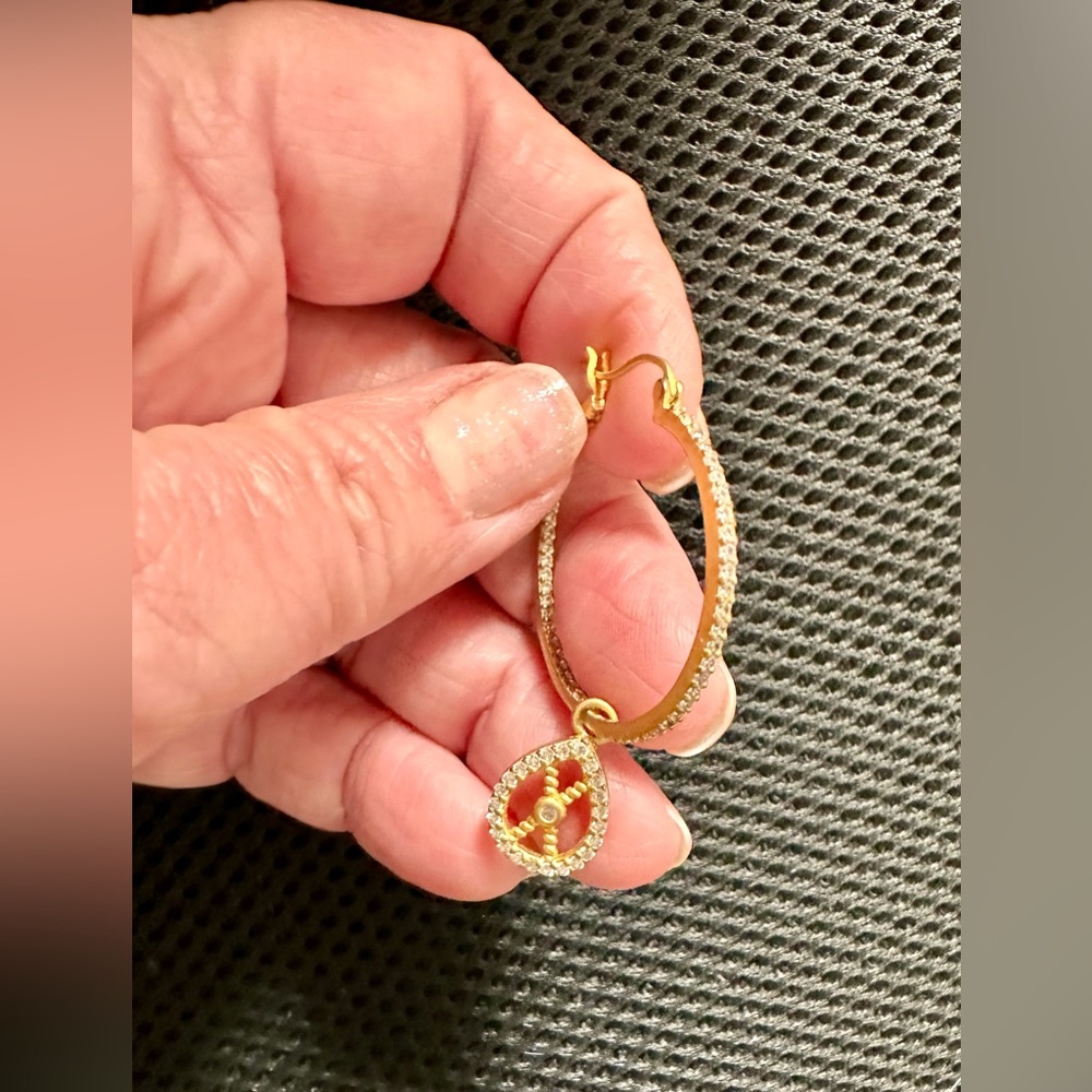 ISO- Freida ROTHMAN hoop